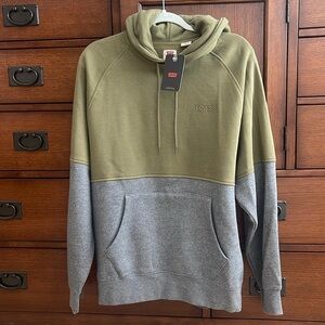 NEW Men’s Levi’s Hoodie Pullover Sweatshirt (S)